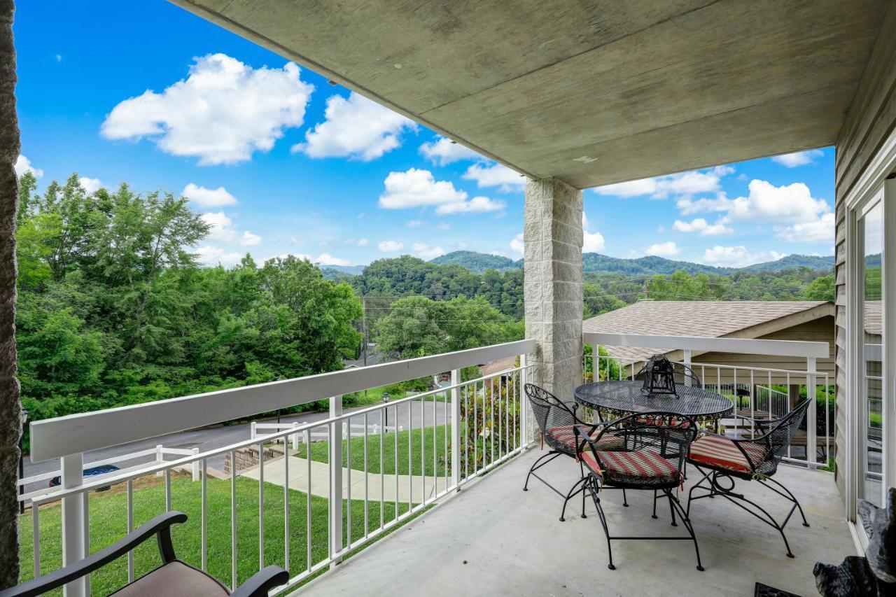 Dream A Little Dream Whispering Pines 411 Apartment Pigeon Forge Bagian luar foto